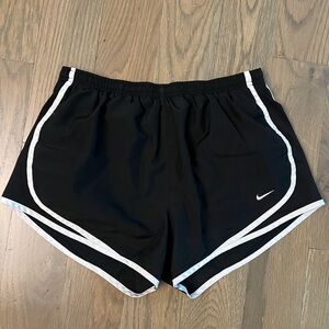 Nike Women's Black lined running Shorts sz Medium